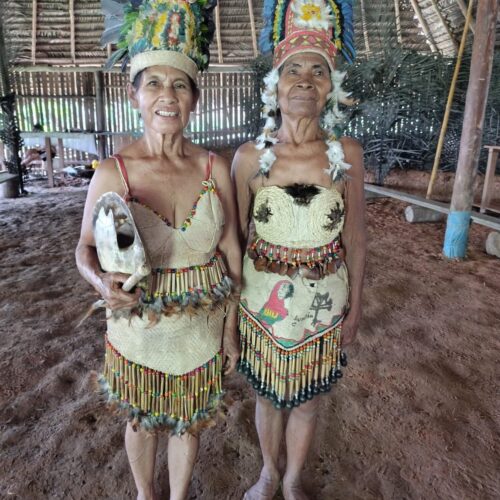 Indígenas Tikunas. Tour Amazonas 5 días