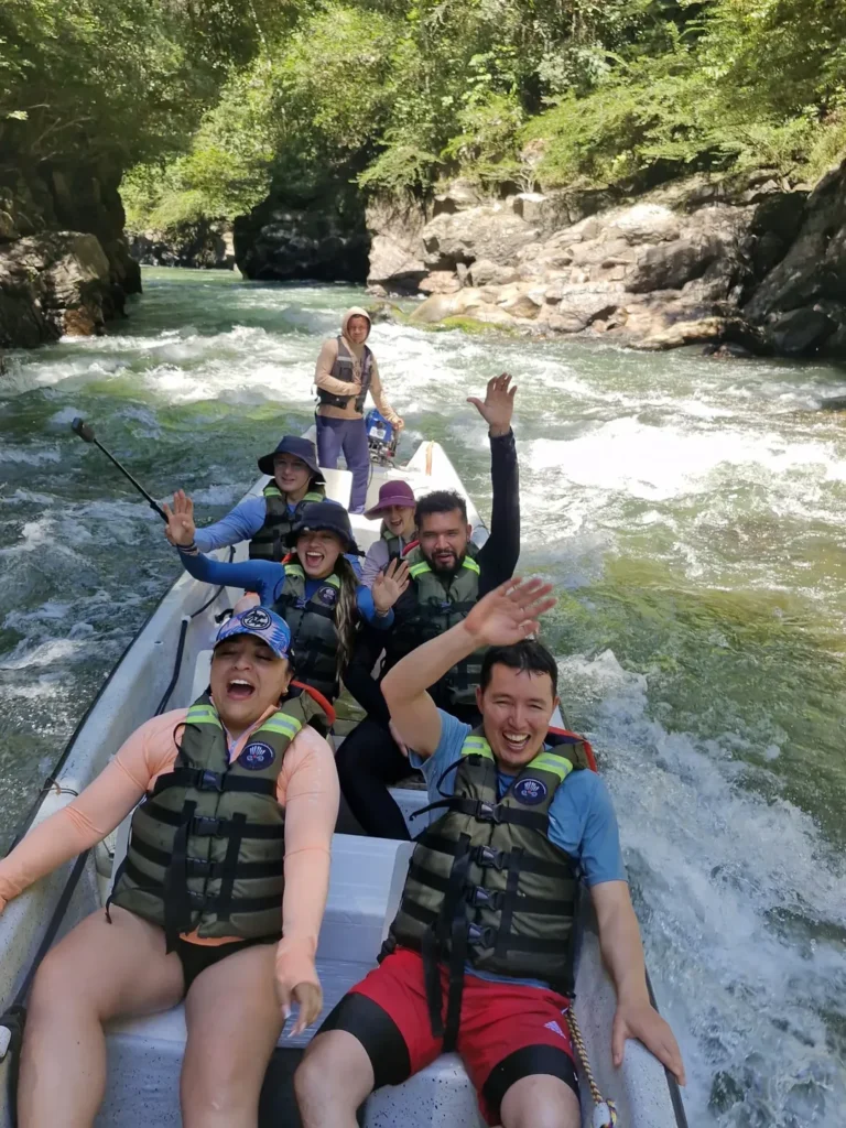 https://roundtriptravelsmr.com/producto/tour-norcasia-2-dias/